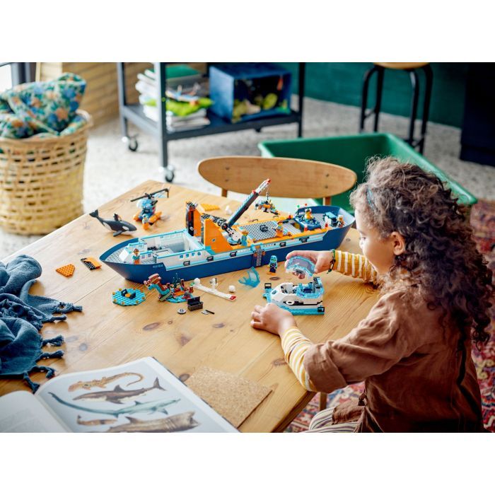 Конструктор LEGO City Арктический исследовательский корабль 815 деталей (60368) изображение 11