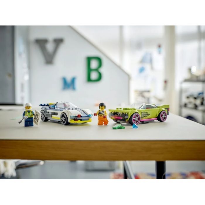 Конструктор LEGO City Переслідування маслкара на поліцейському автомобілі 213 деталей (60415) зображення 2