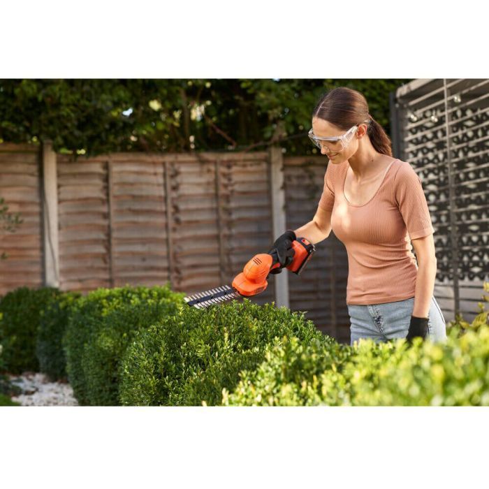 Кусторез Black&Decker 18 В, 2Ah, насадки- 20 см/8 мм, 10 см/18 мм, (BCSS18D1) изображение 7