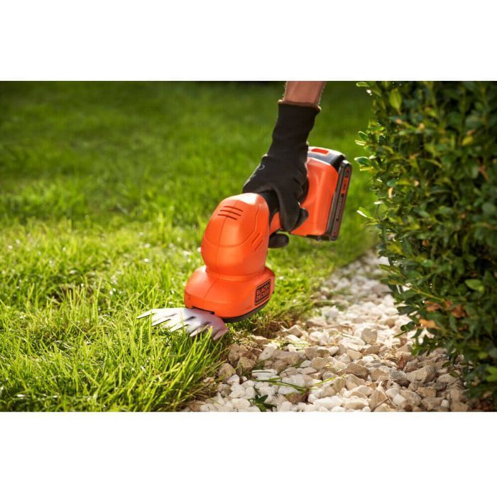 Кусторез Black&Decker 18 В, 2Ah, насадки- 20 см/8 мм, 10 см/18 мм, (BCSS18D1) изображение 9