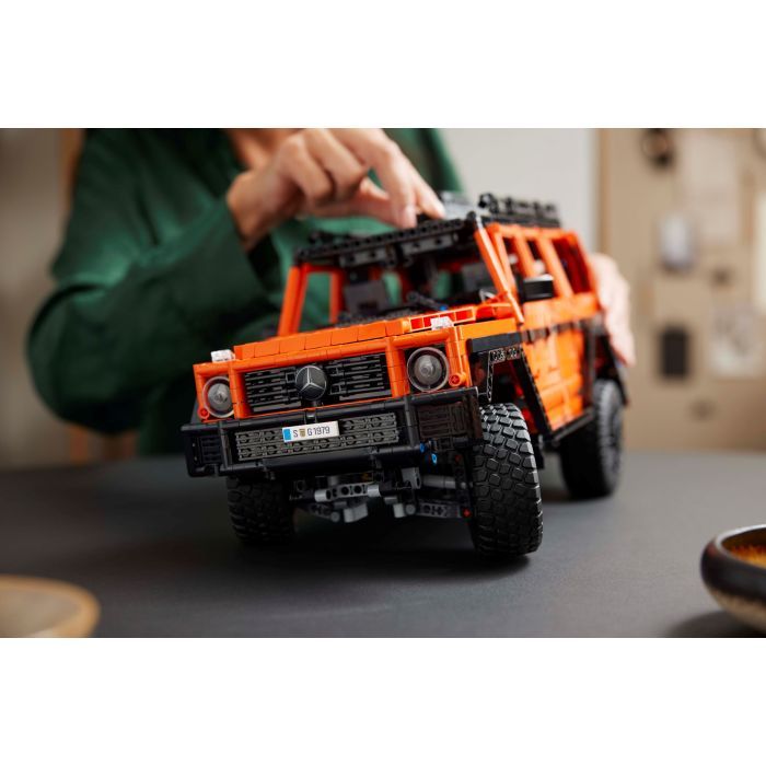 Конструктор LEGO Technic Mercedes-Benz G 500 PROFESSIONAL Line (42177) зображення 11