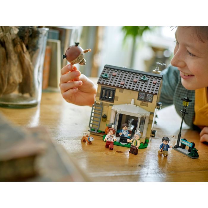 Конструктор LEGO Harry Potter Тисовая улица: визит тетушки Мардж (76451-) изображение 12