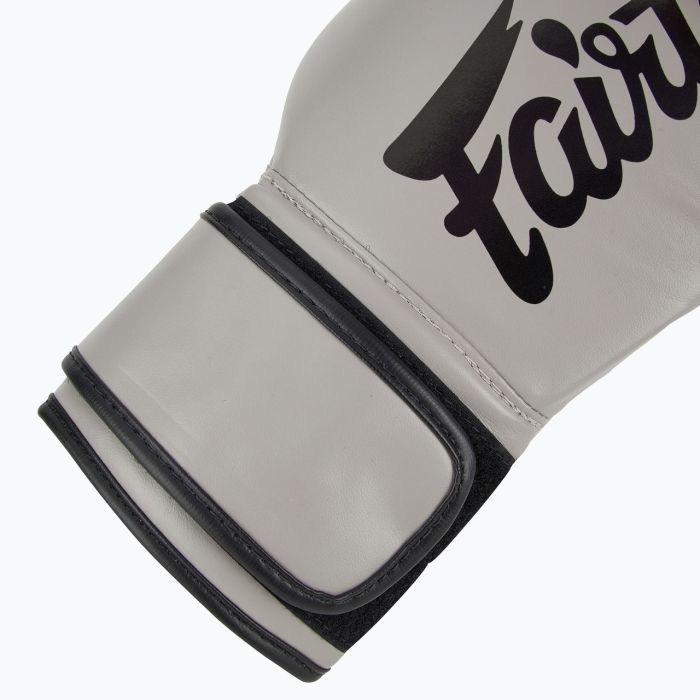 Боксерские перчатки Fairtex BGV14 Grey 12 унцій (бинти в комплекті) (BGV14_12oz_Grey) изображение 8