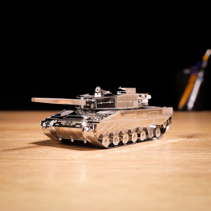 Конструктор Metal Time Коллекционная модель Leopard 2 Tank (MT079) изображение 5