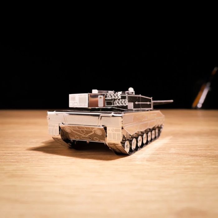 Конструктор Metal Time Коллекционная модель Leopard 2 Tank (MT079) изображение 7