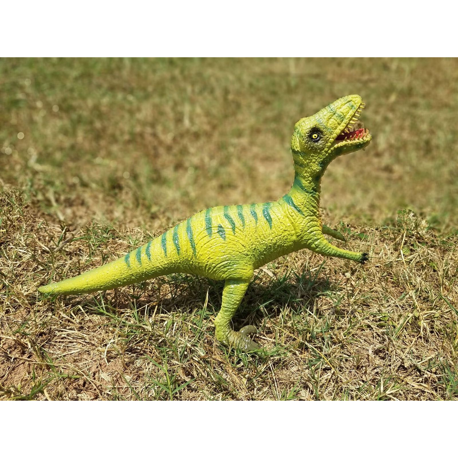Фігурка Lanka Novelties Динозавр Велоцираптор, зелений , 32 см (21192) зображення 3