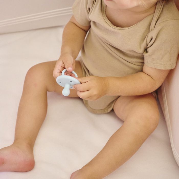 Пустушка MinikOiOi силіконова 100% Binkee 0+ Month - Bubble Beige (101150057) зображення 4