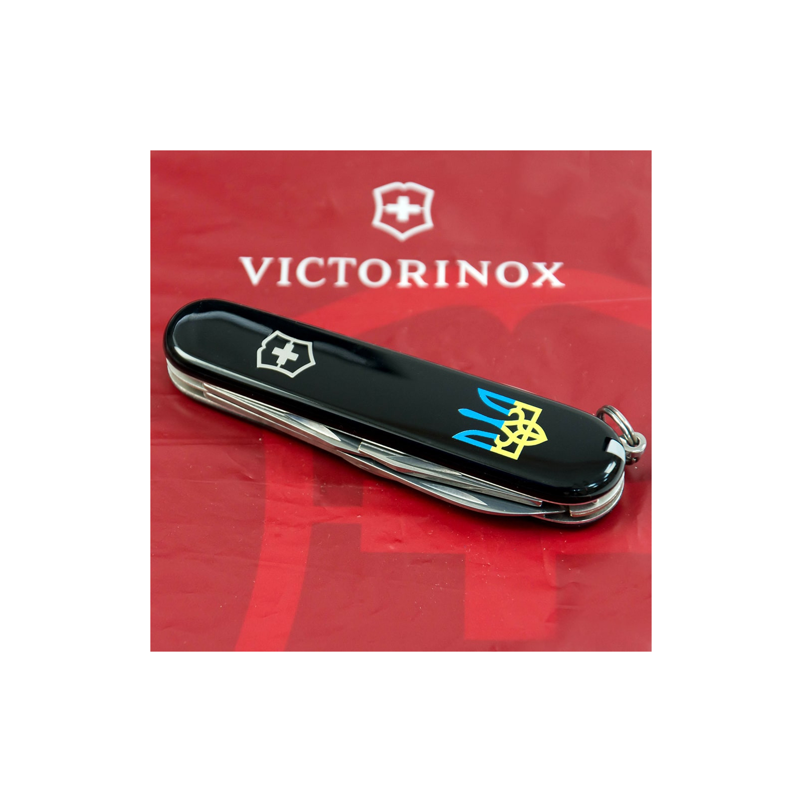 Ніж Victorinox Spartan Ukraine 91 мм Чорний Тризуб синьо-жовтий (1.3603.3_T0016u) зображення 2
