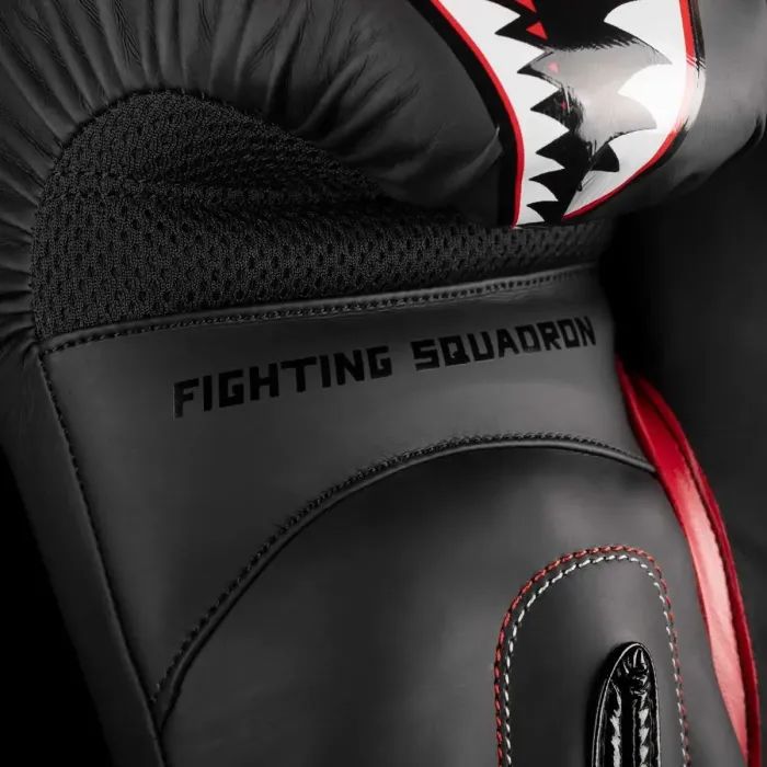 Боксерские перчатки Phantom Fight Squad Schwarz Black 16 унцій (PHBG2216-16) изображение 8