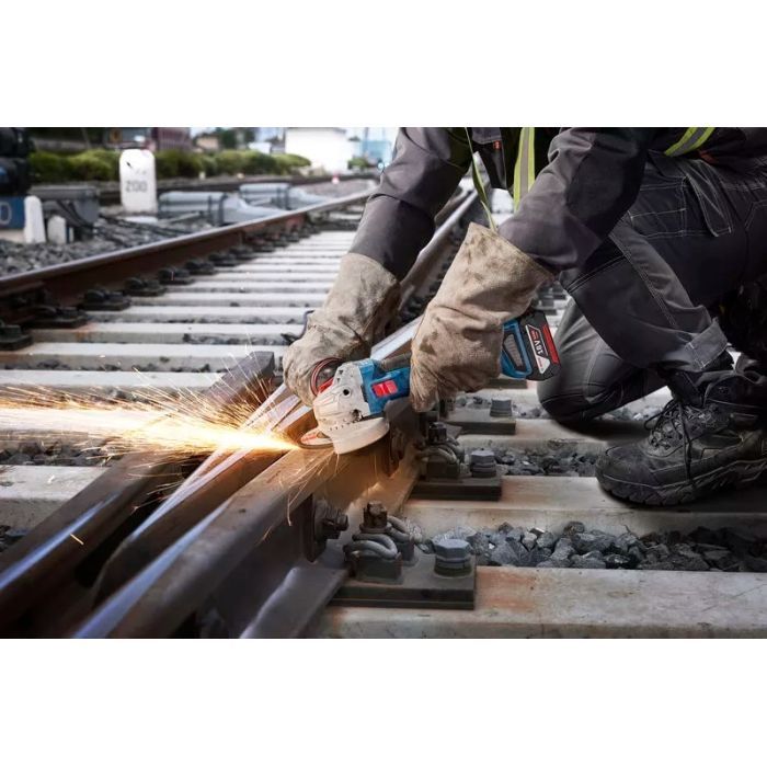 Шліфувальна машина Bosch GWS 18V-11 125мм, 18В, 2x5Ah, 0-9000об/хв, 1.7кг, кейс (0.601.9N4.103) зображення 7