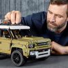 Конструктор LEGO Technic Land Rover Defender 2573 детали (42110) изображение 10