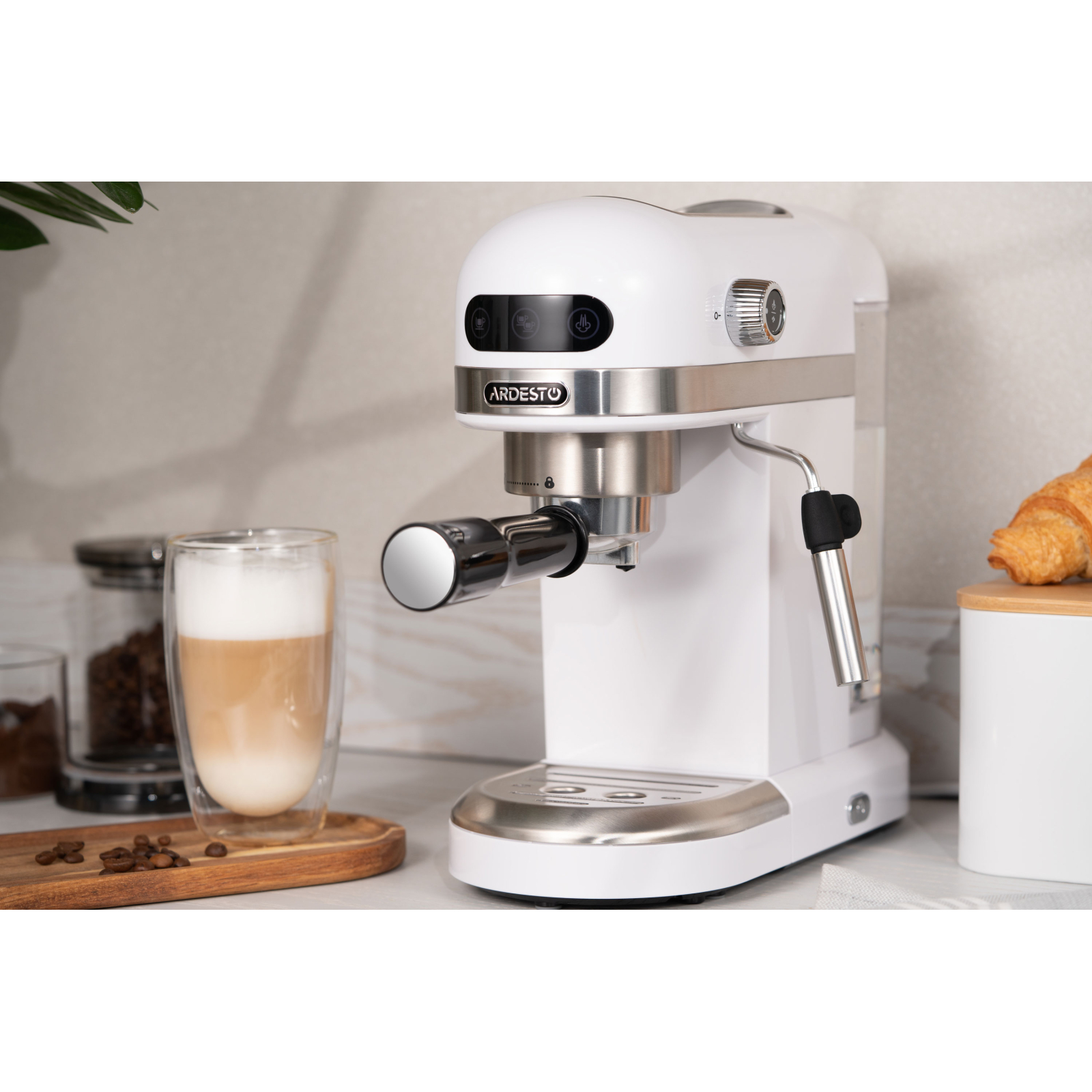 Рожковая кофеварка эспрессо Ardesto YCM-E1500 изображение 9