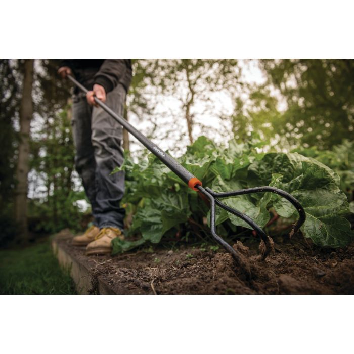 Сапа Fiskars Gardening розпушувач Solid 164см, 0.66кг (1016034) зображення 5