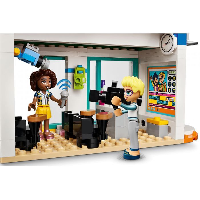 Конструктор LEGO Friends Хартлейк-Сити: международная школа 985 деталей (41731) изображение 7