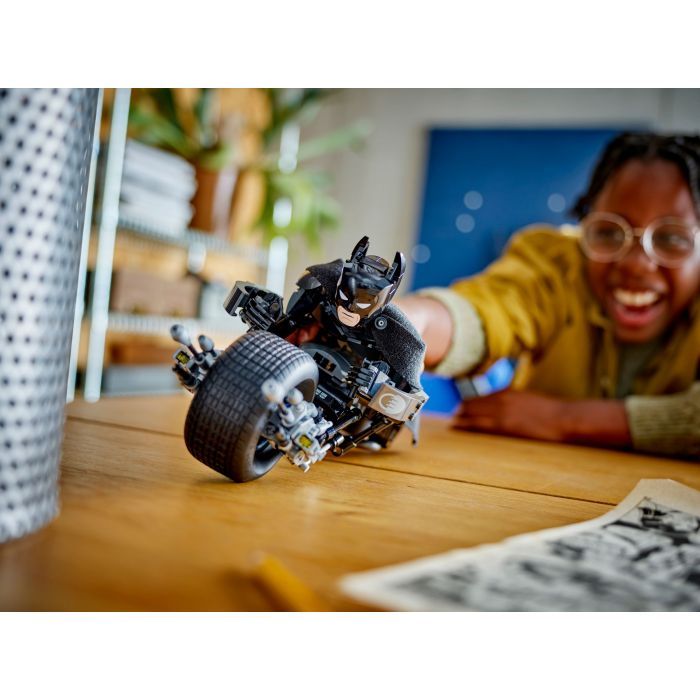 Конструктор LEGO Batman Фигурка Бэтмена для сборки и бэтцикл для сборки (76273) изображение 10