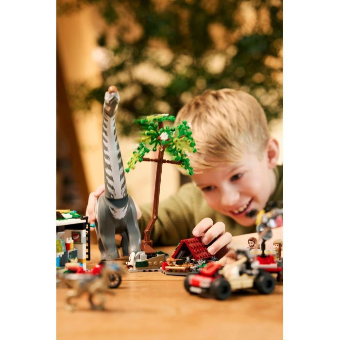 Конструктор LEGO Jurassic World Миссия по отслеживанию раптора и титанозавра (76973) изображение 10