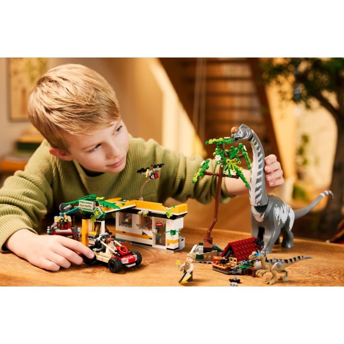 Конструктор LEGO Jurassic World Миссия по отслеживанию раптора и титанозавра (76973) изображение 11