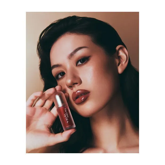 Олія для губ Axis-Y Vita Glow Lip Oil Chilled Berry 4.5 г (8809634611093) зображення 5