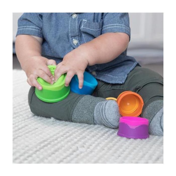 Розвиваюча іграшка Fat Brain Toys Пірамідка тактильна Чашки dimpl stack (F293ML) зображення 6
