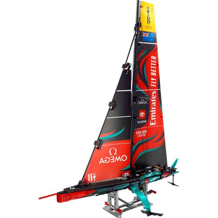 Конструктор LEGO Technic Яхта Emirates Team New Zealand AC75 (42174) зображення 2
