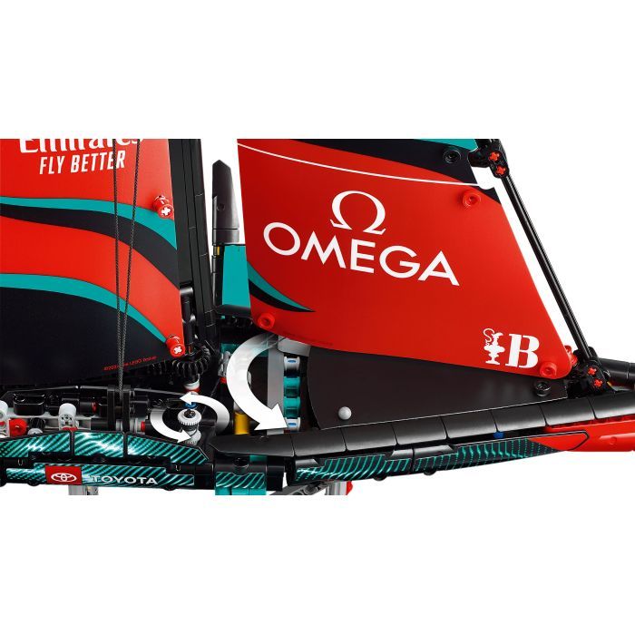Конструктор LEGO Technic Яхта Emirates Team New Zealand AC75 (42174) зображення 6