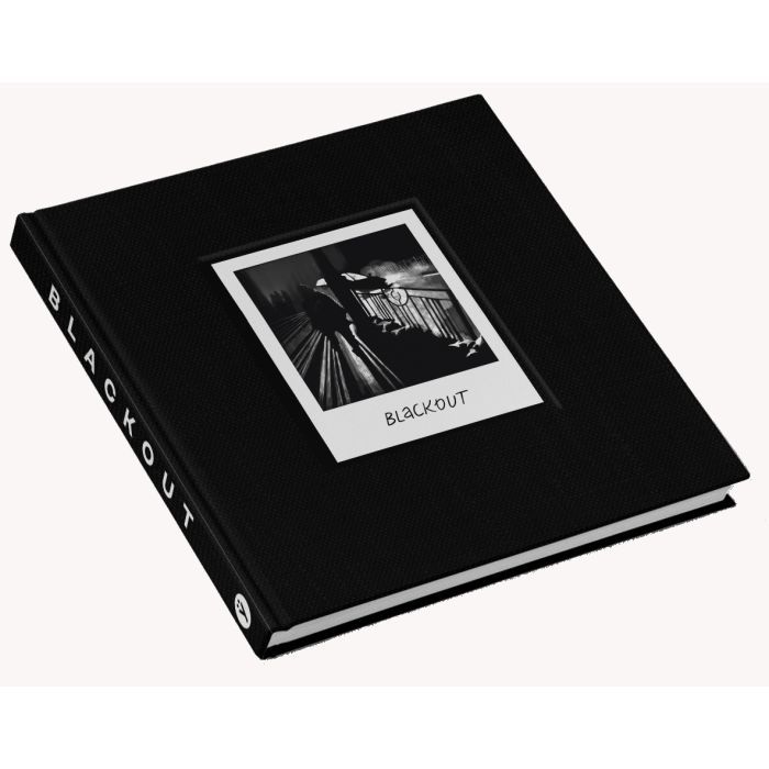 Комикс BLACKOUT. Chronicles of Our Life During Russias War Against Ukraine Yakaboo Publishing (9786178107765) изображение 2