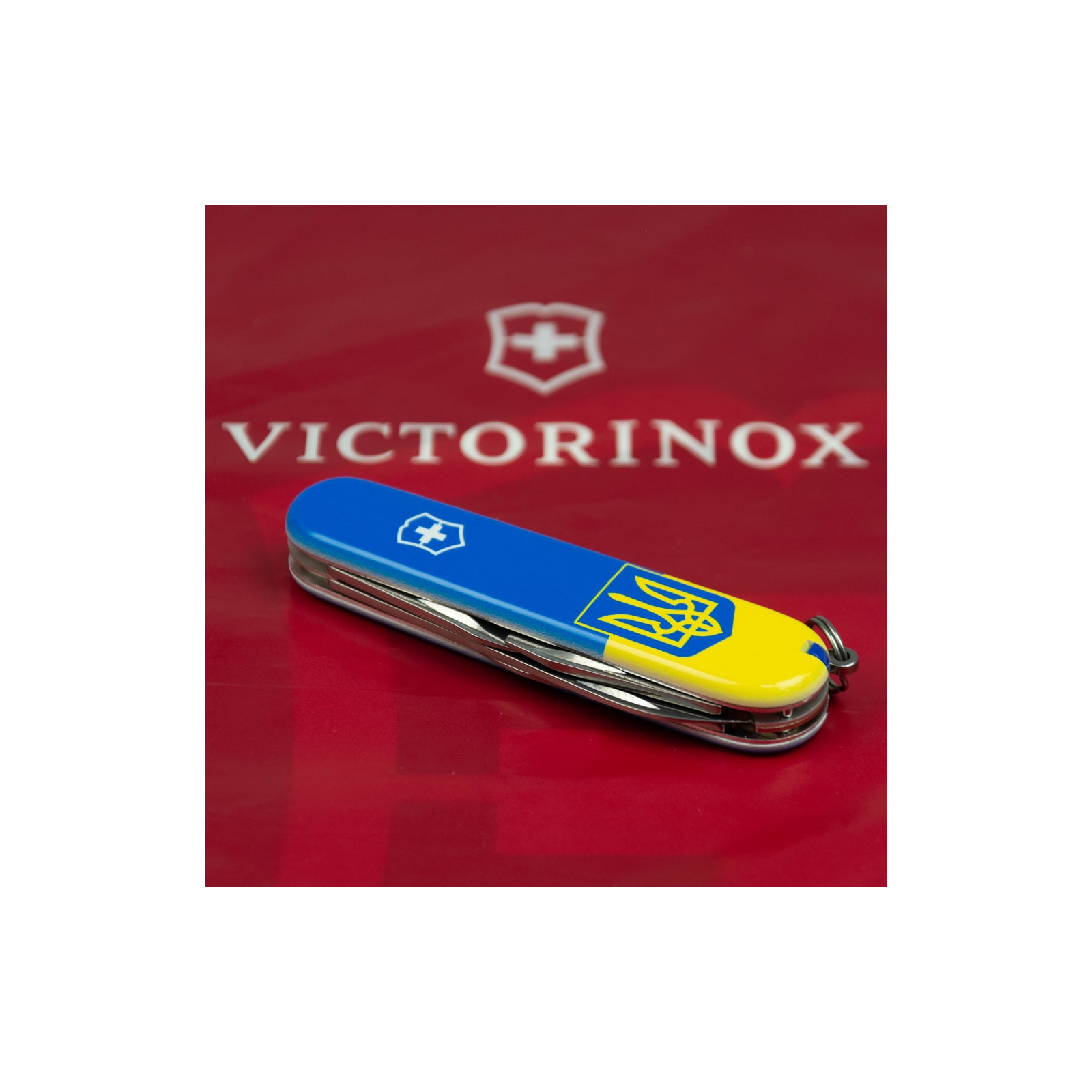 Нож Victorinox Spartan Ukraine 91 мм Червоно-чорний (1.3603.1.3) изображение 3