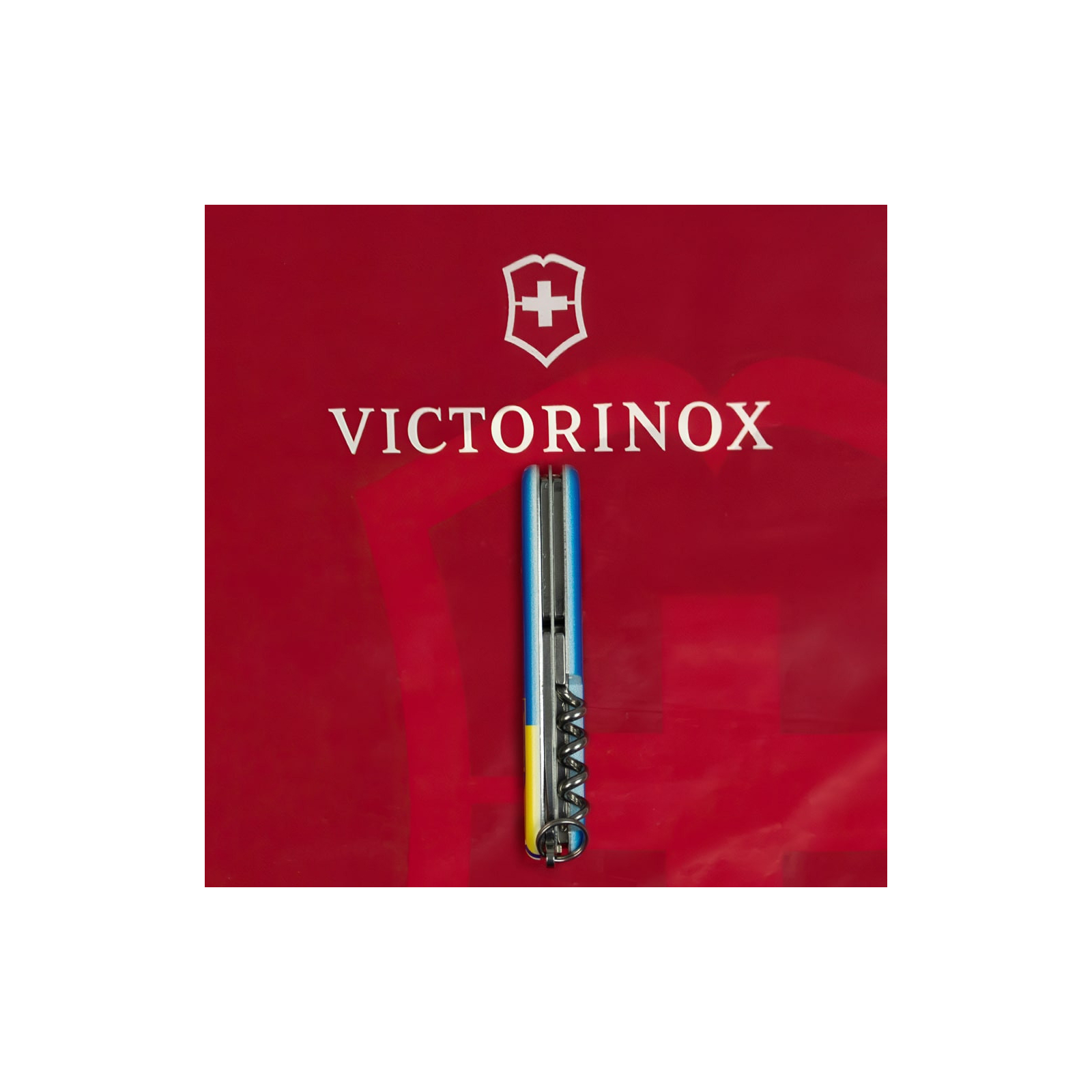 Нож Victorinox Spartan Ukraine 91 мм Червоний Тризуб готичний білий (1.3603_T0630u) изображение 7