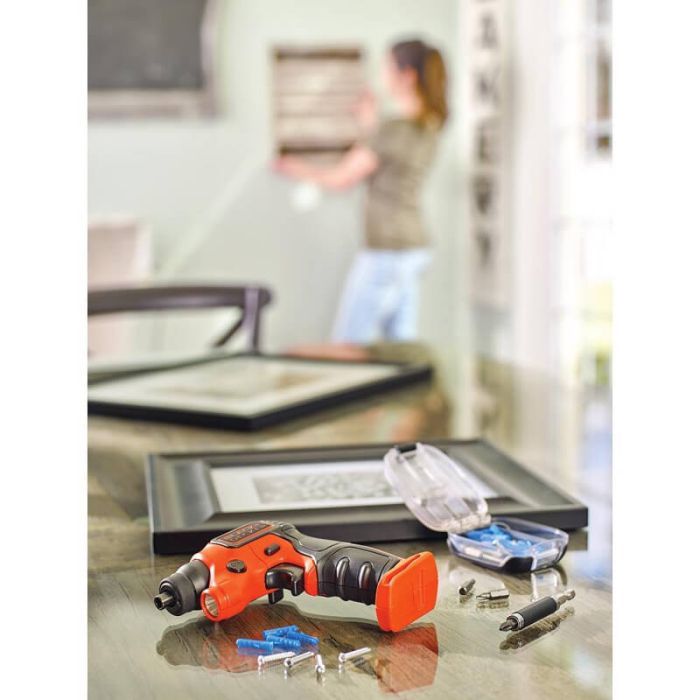 Викрутка акумуляторна Black&Decker 3.6 Li-Ion, 180 об/хв, реверс, підсвічування, 0.4 кг (BDCSFS30C) зображення 8