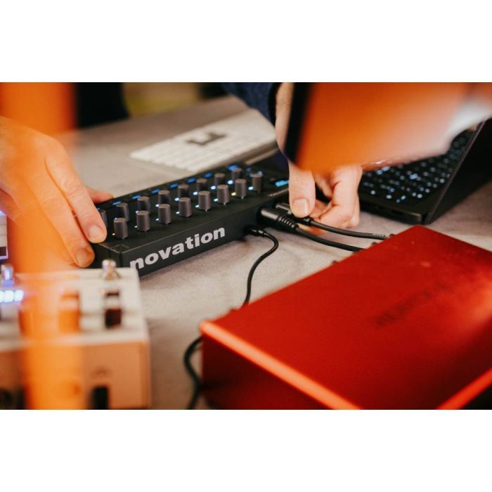 MIDI контроллер Novation Launch Control 3 (302420) изображение 9