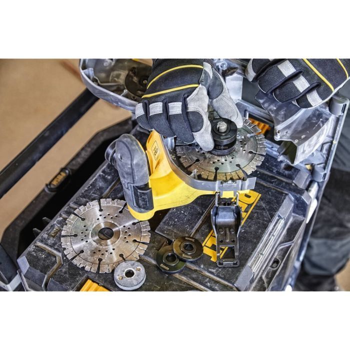 Штроборез DeWALT 54В XR FLEXVOLT Li-lon, диск 125х22.23 мм, TSTAK (без АКБ и ЗУ) (DCG200NT) изображение 8