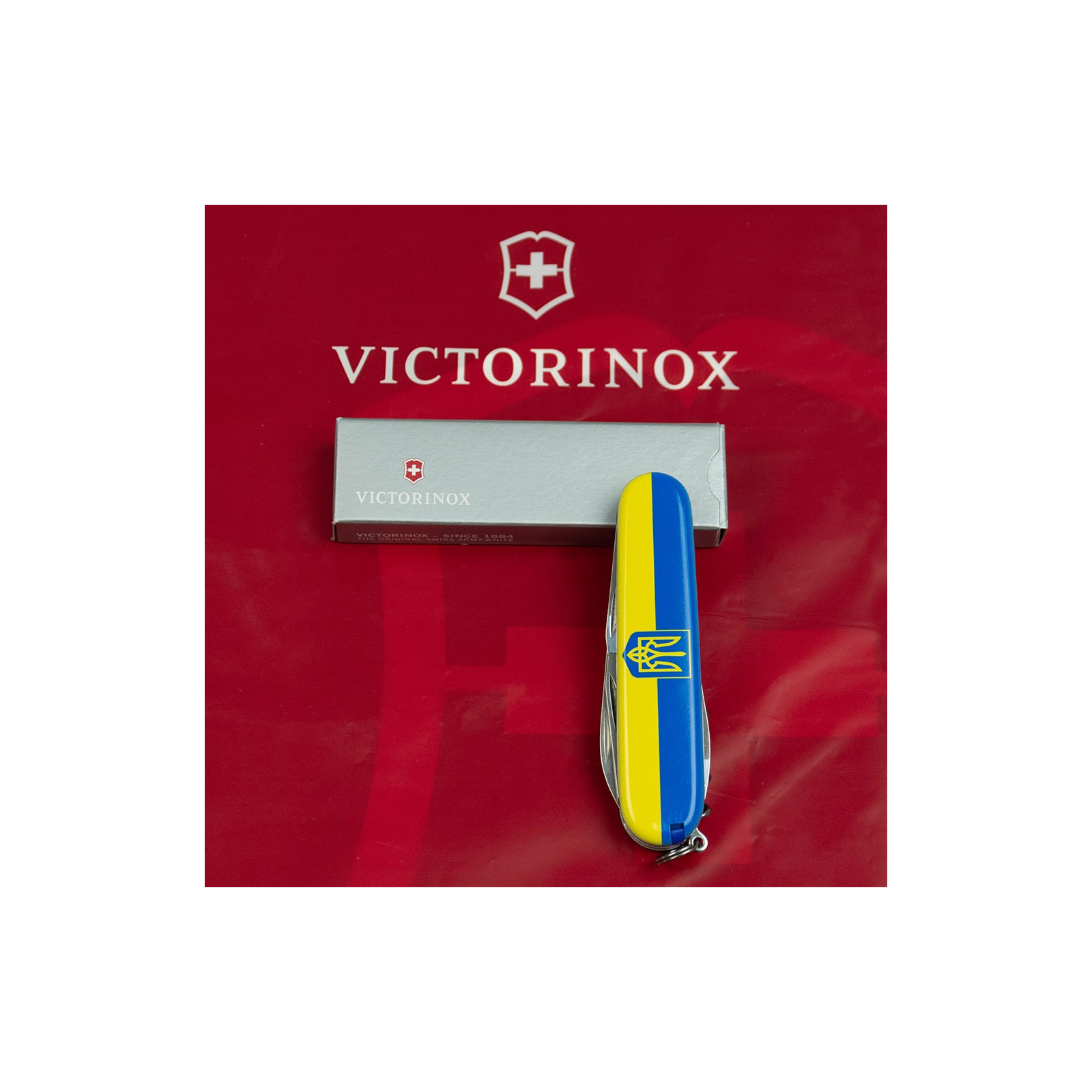 Нож Victorinox Spartan Ukraine 91 мм Тризуб готичний синьо-жовтий (1.3603.2_T0636u) изображение 12