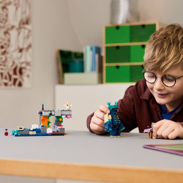 Конструктор LEGO Minecraft Встреча с Защитником (21274) изображение 10