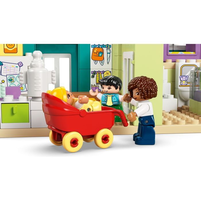 Конструктор LEGO DUPLO Town Современный семейный дом с фигурками 3 в 1 (10470) изображение 10