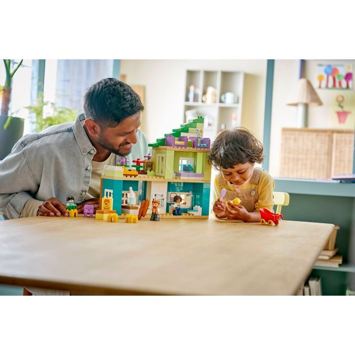 Конструктор LEGO DUPLO Town Современный семейный дом с фигурками 3 в 1 (10470) изображение 12