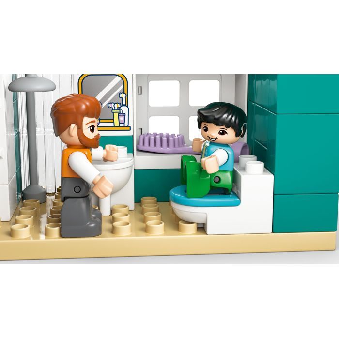 Конструктор LEGO DUPLO Town Современный семейный дом с фигурками 3 в 1 (10470) изображение 6