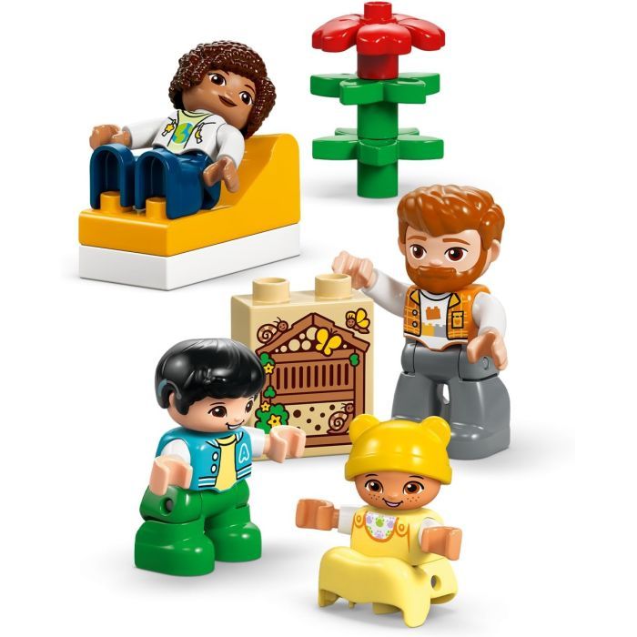 Конструктор LEGO DUPLO Town Современный семейный дом с фигурками 3 в 1 (10470) изображение 8