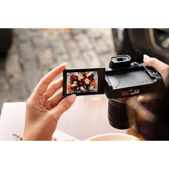 Цифровий фотоапарат Canon EOS R10 + RF-S 18-45 IS STM + adapter EF-RF (5331C033) зображення 5