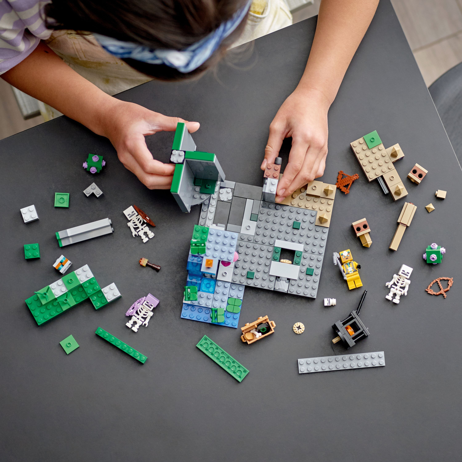 Конструктор LEGO Minecraft Подземелье скелетов 364 детали (21189) изображение 4