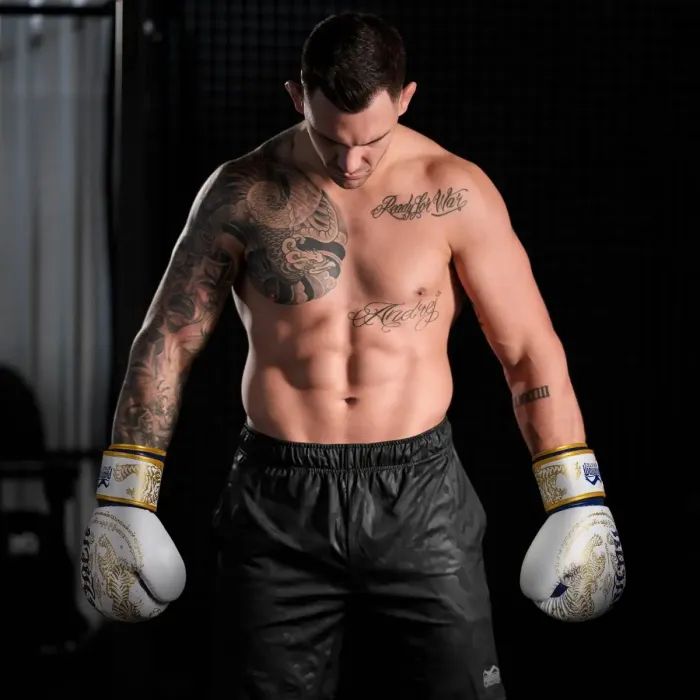 Боксерские перчатки Phantom Muay Thai Red 10 унцій (PHBG2505-10) изображение 10