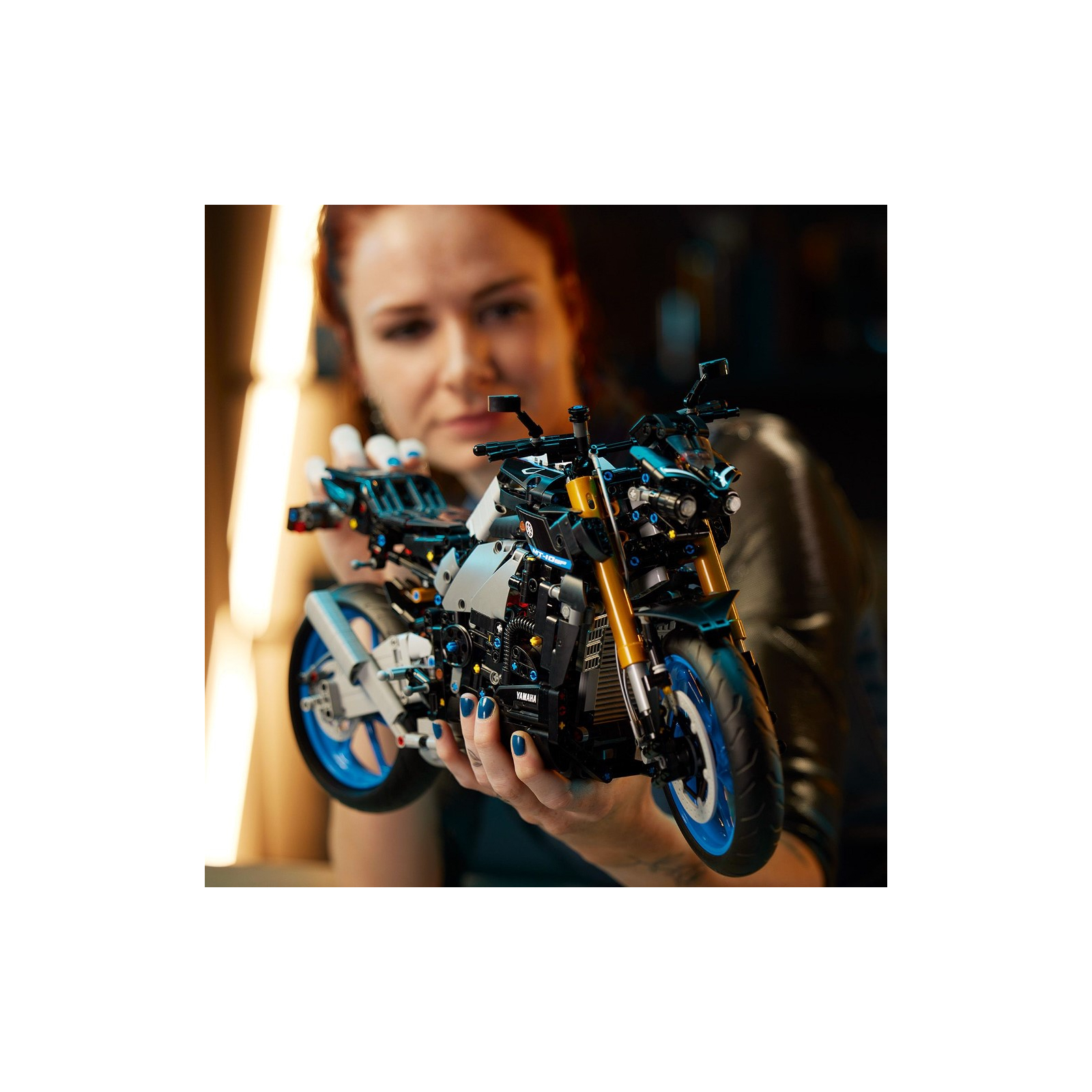 Конструктор LEGO Technic Yamaha MT-10 SP 1478 деталей (42159) изображение 6