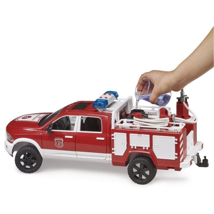 Спецтехника Bruder RAM 2500 Пожарная машина 1:16 (02544) изображение 2