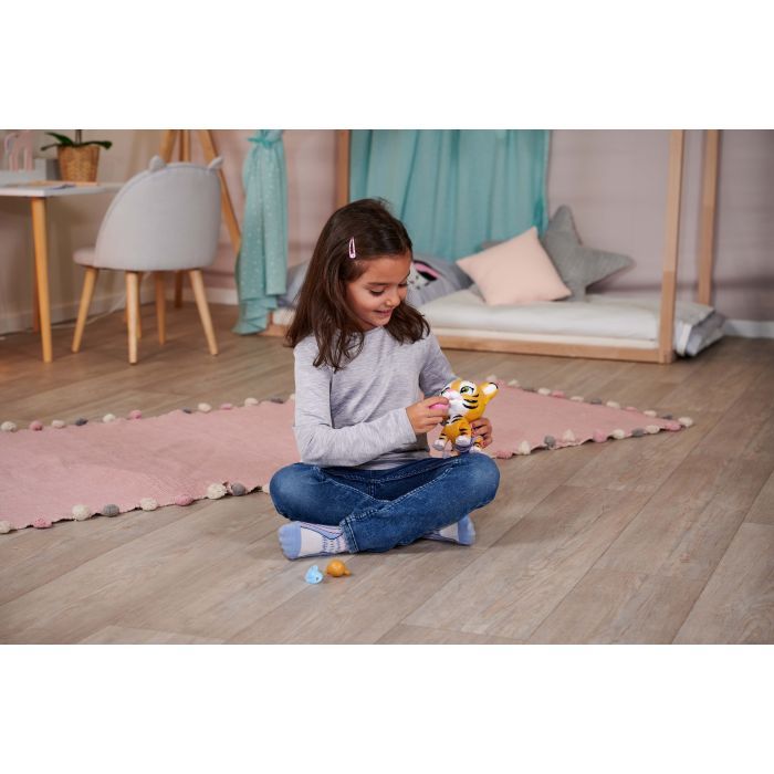 Ігровий набір Simba Pamper Petz Тигреня, що п'є і писає з кольоровою лапкою 3 аксесуарів-сюрпризу (5953575) зображення 10
