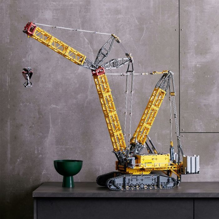 Конструктор LEGO Technic Гусеничный подъемный кран Liebherr LR 13000 2883 детали (42146) изображение 5