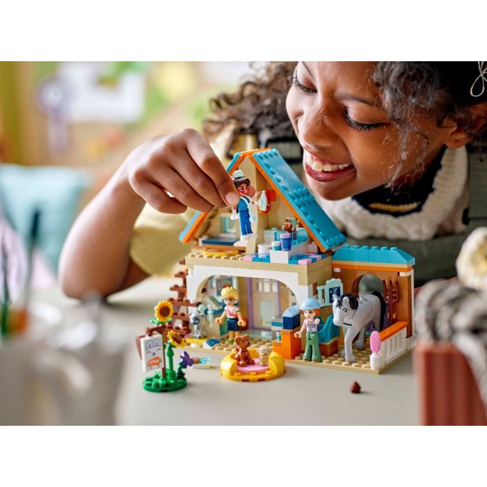 Конструктор LEGO Friends Ветеринарна клініка для коней і домашніх улюбленців (42651) зображення 11