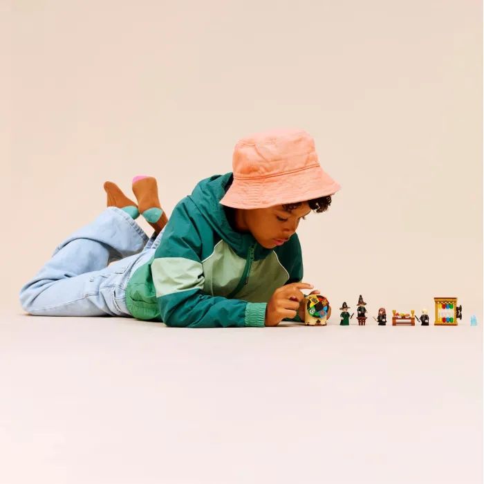 Конструктор LEGO Harry Potter Замок Хогвартс: Церемония распределения по факультетам (76460) изображение 9