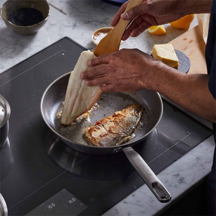 Сковорода Fiskars All Steel матова 28 см (1064745) зображення 8