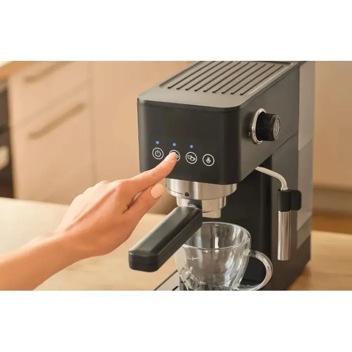 Ріжкова кавоварка еспресо Sencor SES 1510BK зображення 3