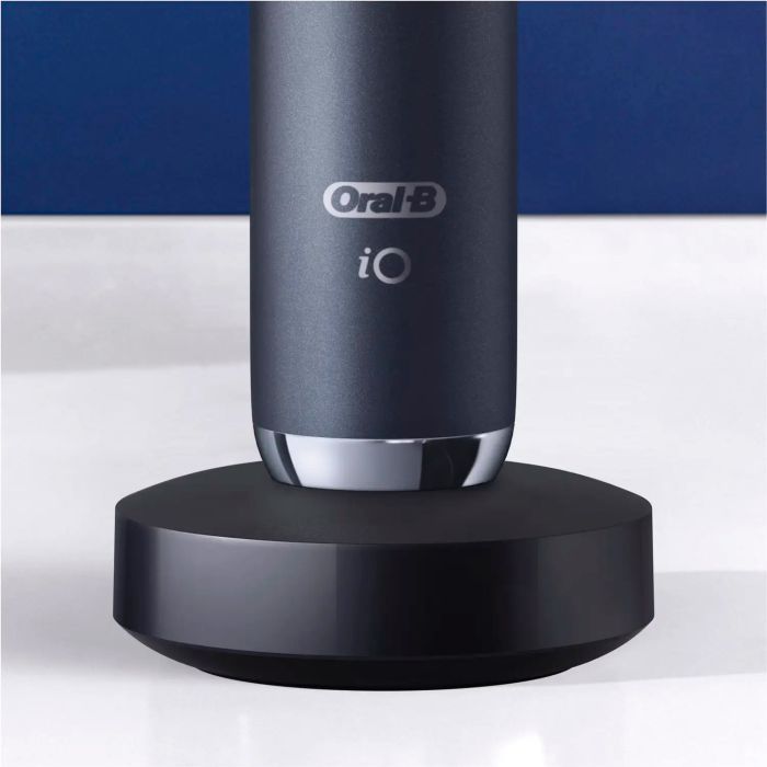 Электрическая зубная щетка Oral-B IOM9.1B2.2AD Black Onyx изображение 4