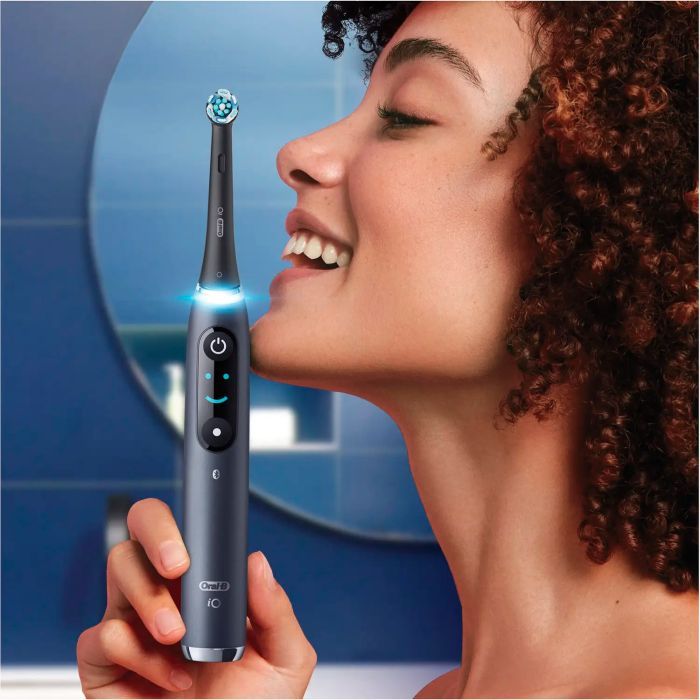 Электрическая зубная щетка Oral-B IOM9.1B2.2AD Black Onyx изображение 8